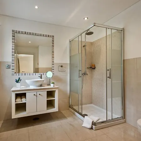 Vale Do Garrao Sleeps 8 With Pool Air Con And Wifi Villa *